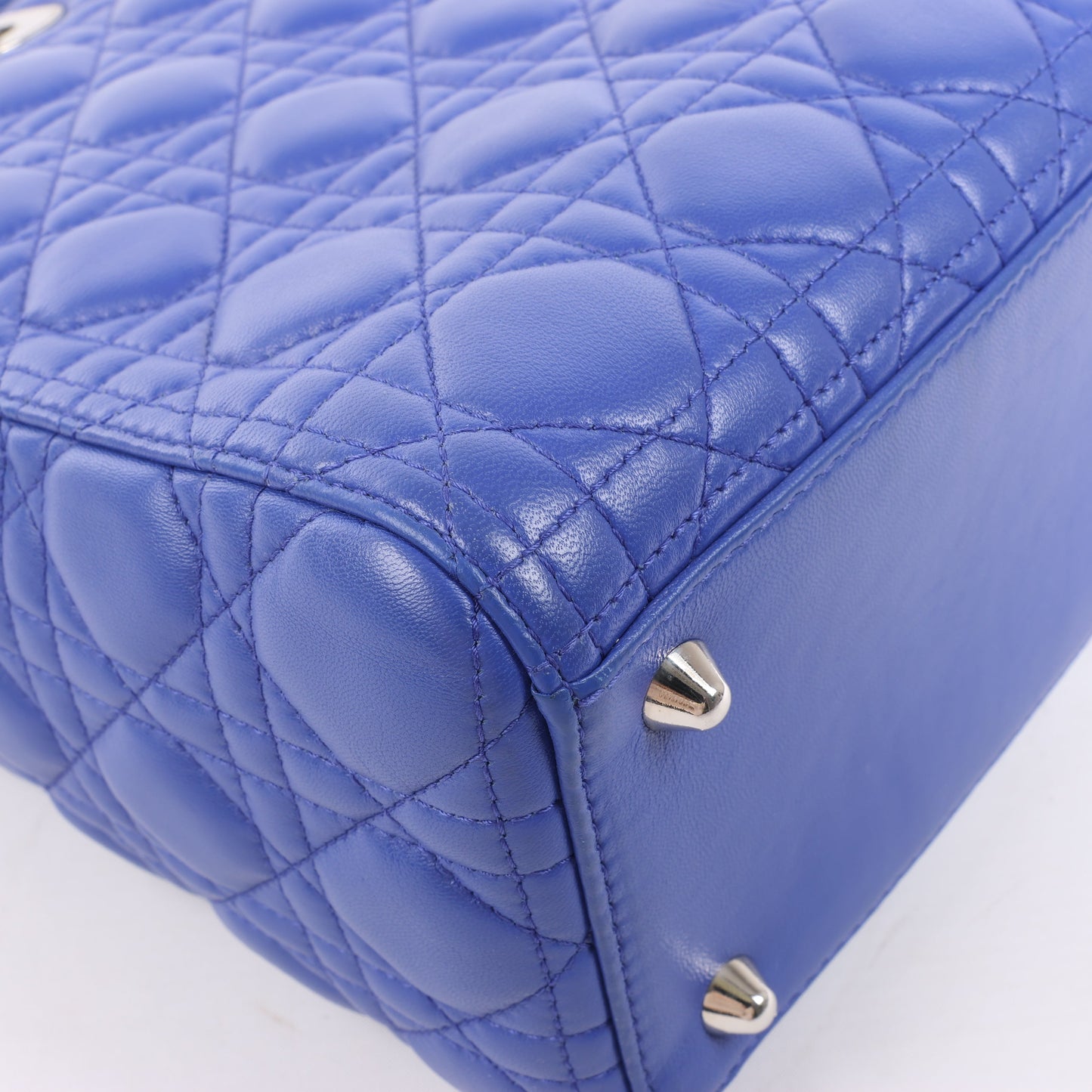 Christian Dior – Große Handtasche „Lady Dior“ aus blauem Leder „Cannage“