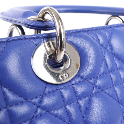 Christian Dior – Große Handtasche „Lady Dior“ aus blauem Leder „Cannage“