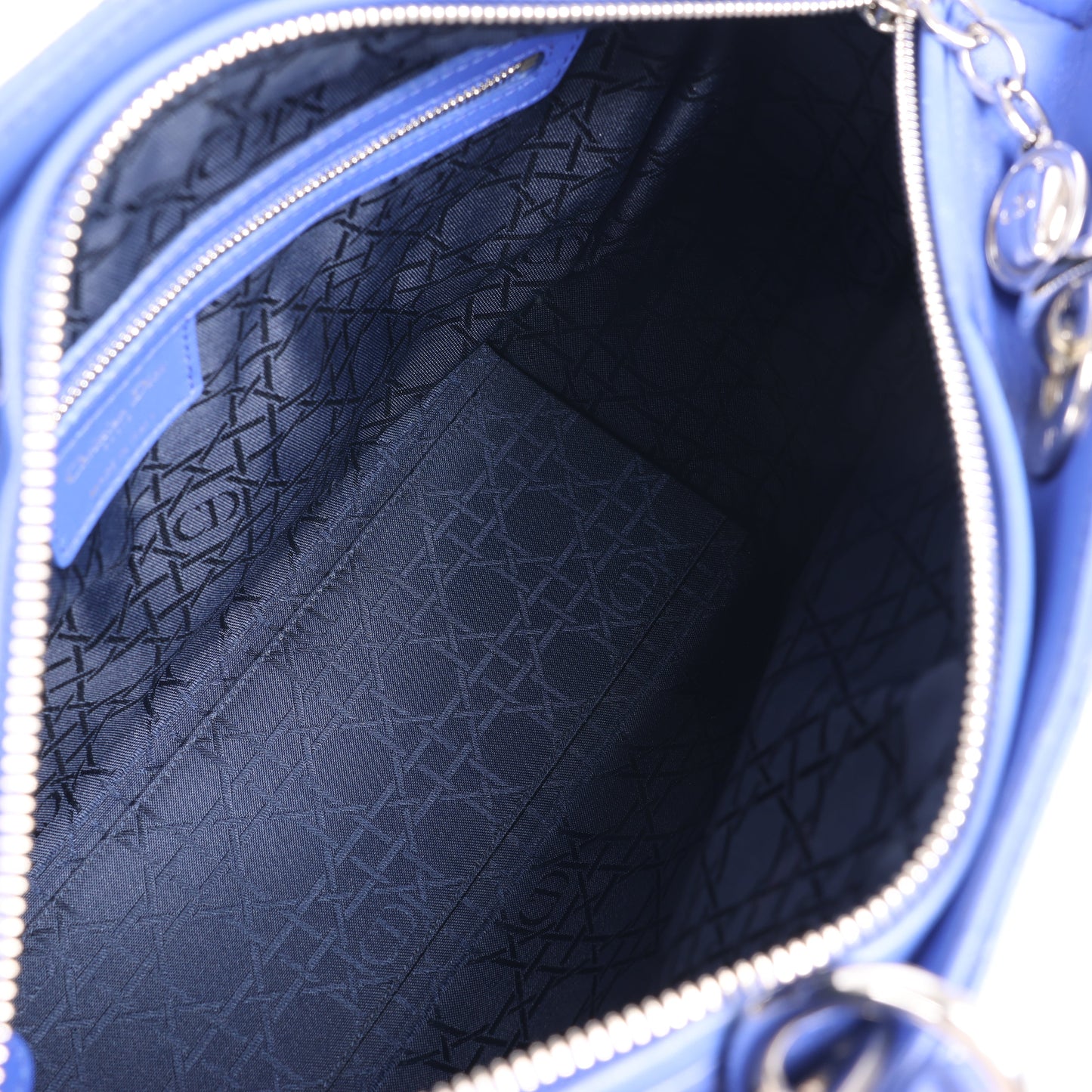 Christian Dior – Große Handtasche „Lady Dior“ aus blauem Leder „Cannage“