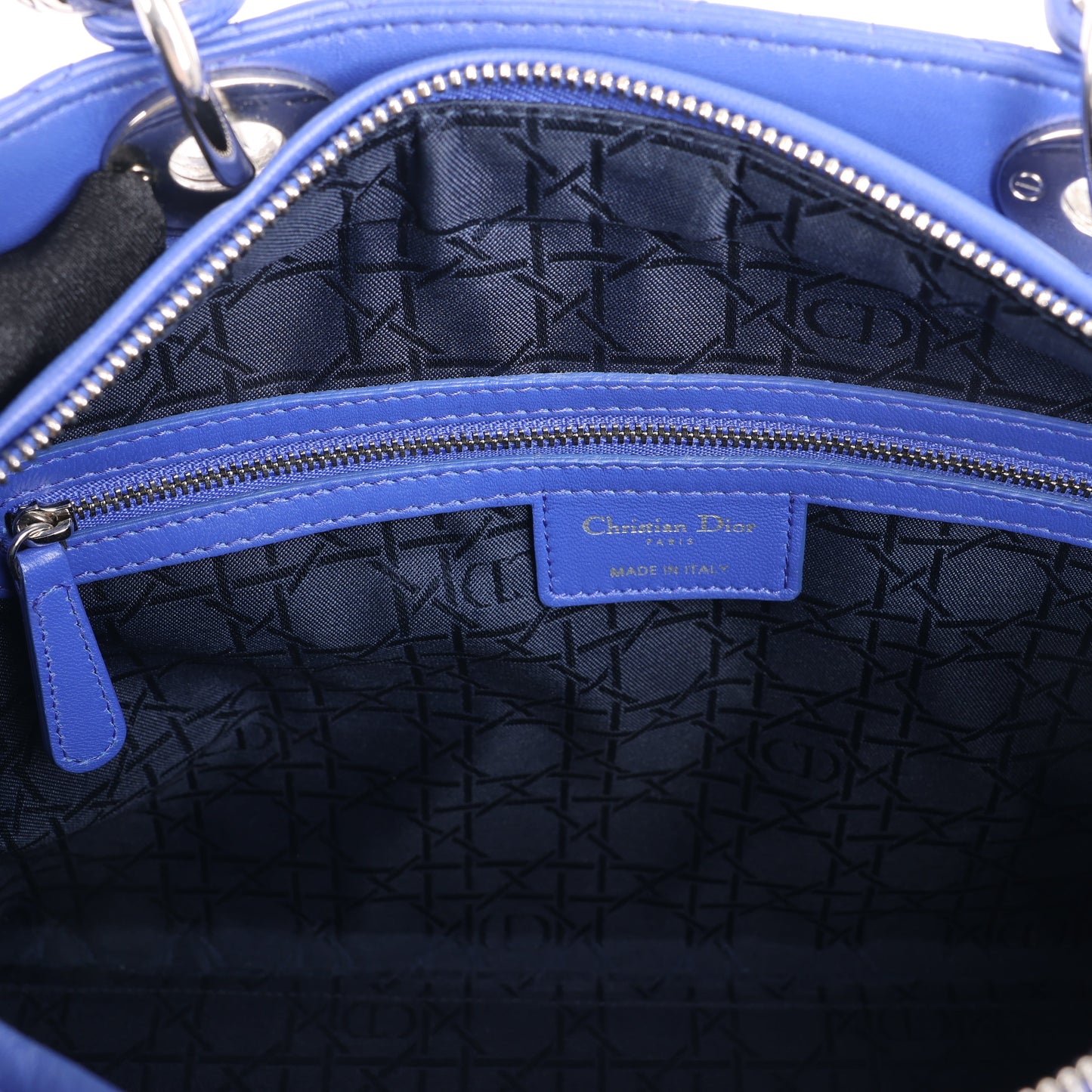 Christian Dior – Große Handtasche „Lady Dior“ aus blauem Leder „Cannage“