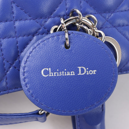 Christian Dior – Große Handtasche „Lady Dior“ aus blauem Leder „Cannage“