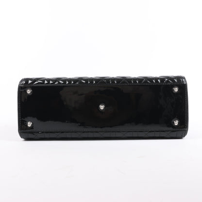 Christian Dior – Große Cannage-Handtasche aus Lackleder in Schwarz