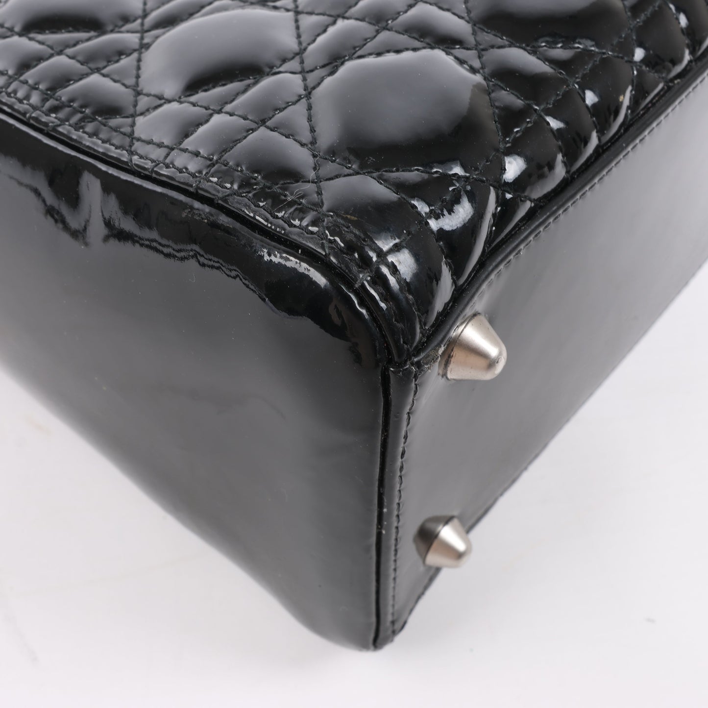Christian Dior – Große Cannage-Handtasche aus Lackleder in Schwarz