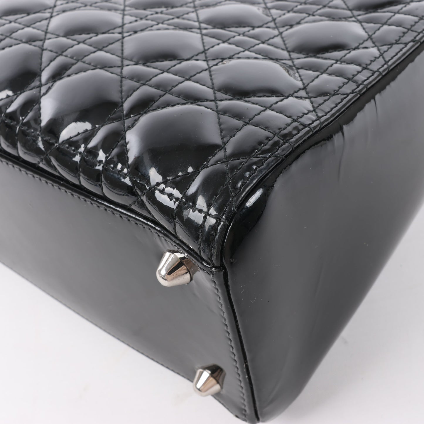 Christian Dior – Große Cannage-Handtasche aus Lackleder in Schwarz
