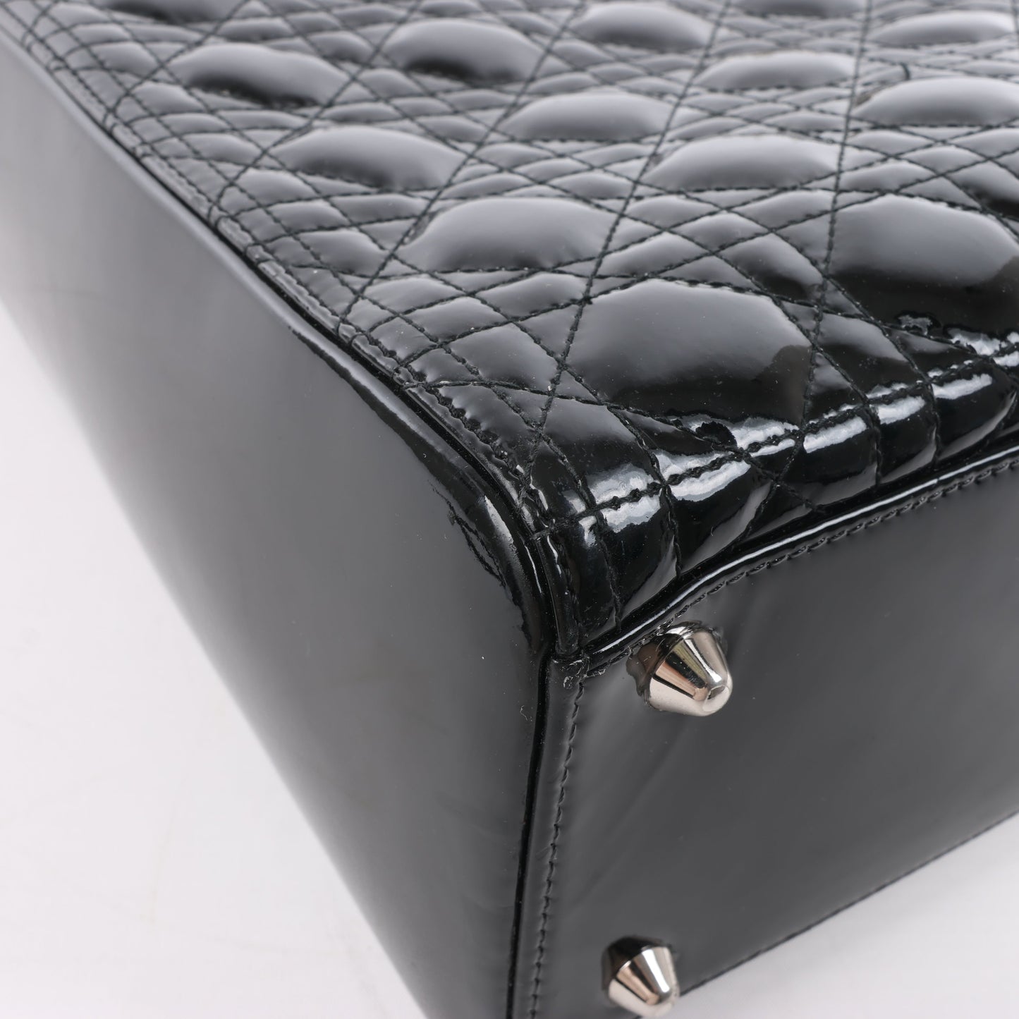 Christian Dior – Große Cannage-Handtasche aus Lackleder in Schwarz
