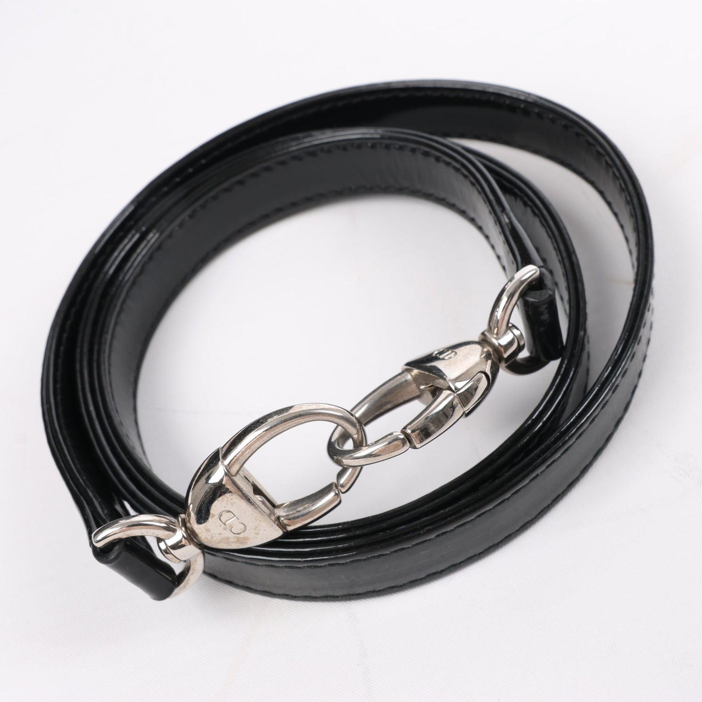 Christian Dior – Große Cannage-Handtasche aus Lackleder in Schwarz