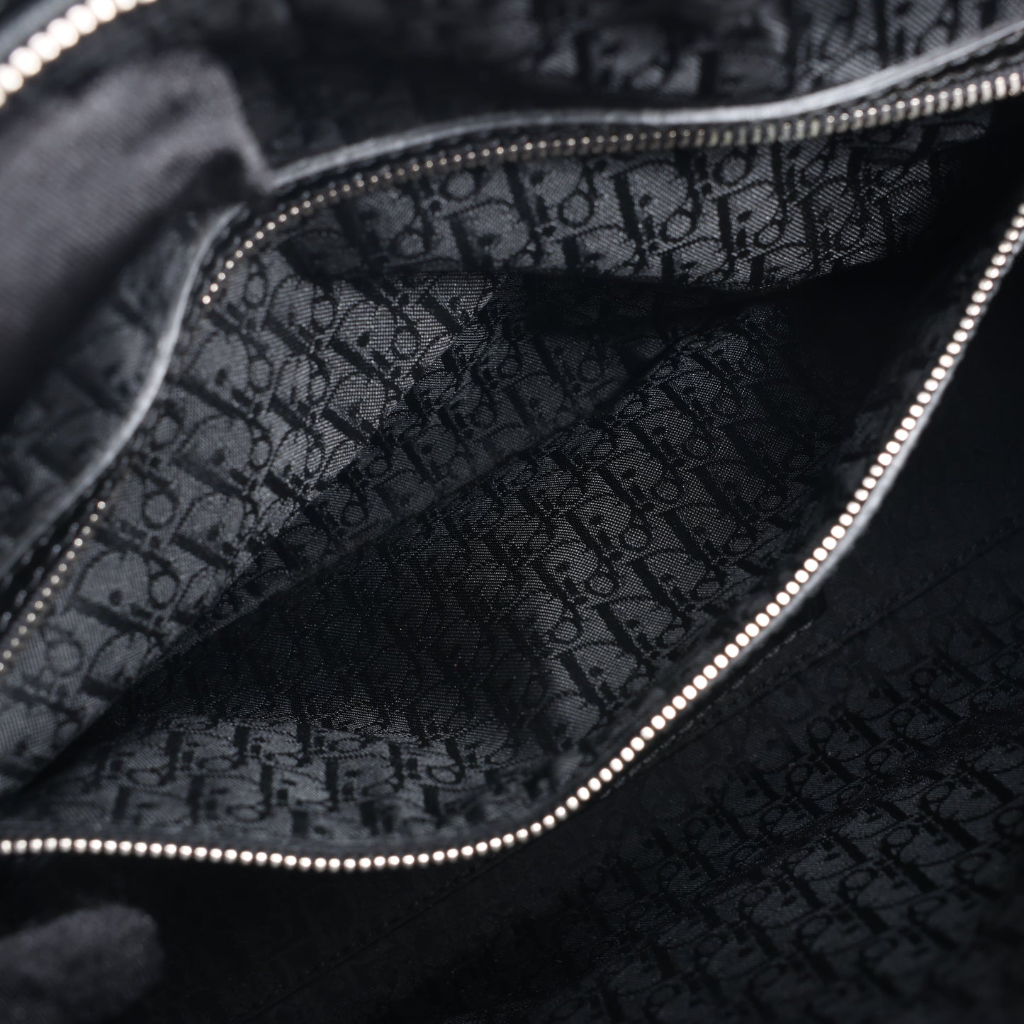Christian Dior – Große Cannage-Handtasche aus Lackleder in Schwarz