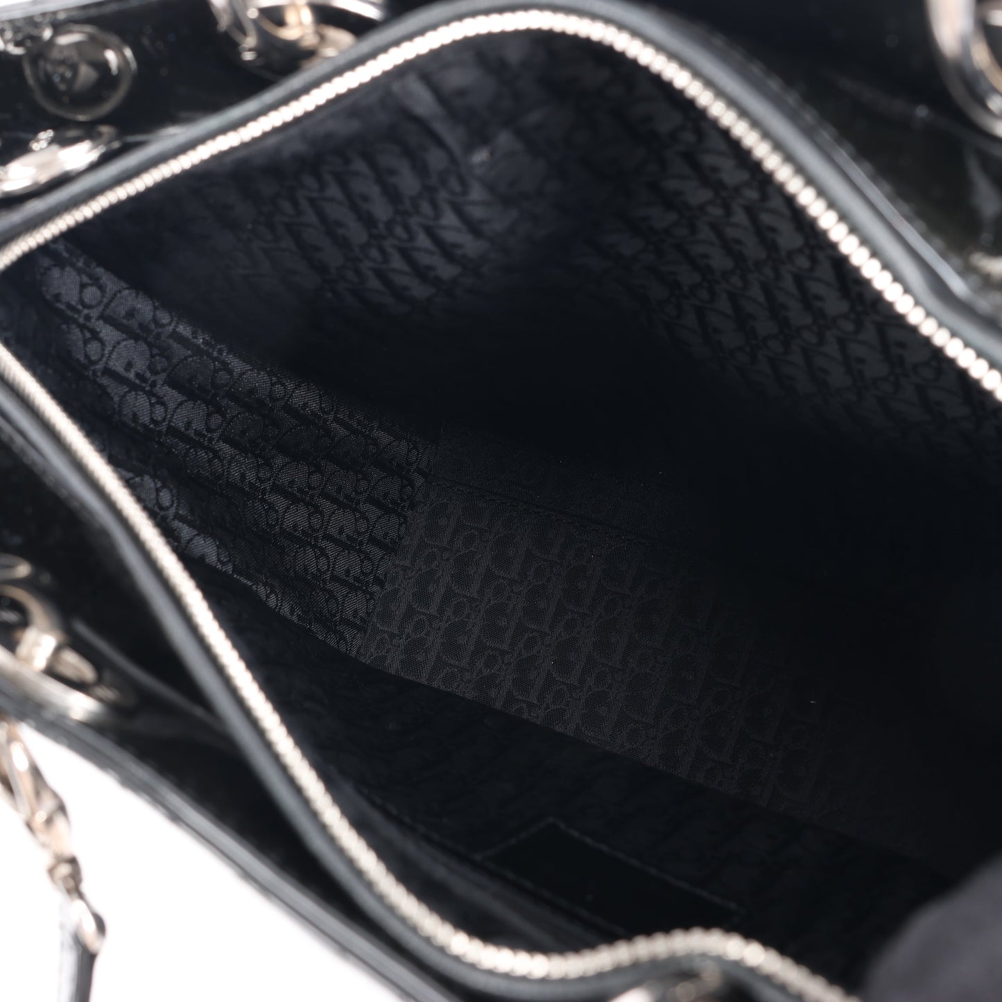 Christian Dior – Große Cannage-Handtasche aus Lackleder in Schwarz