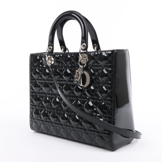 Christian Dior – Große Cannage-Handtasche aus Lackleder in Schwarz