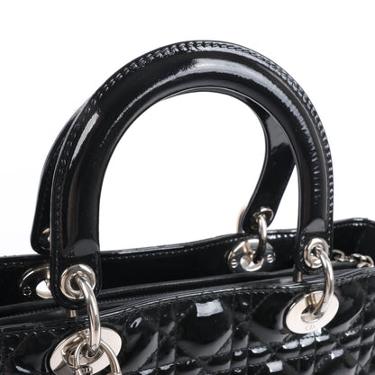 Christian Dior – Große Cannage-Handtasche aus Lackleder in Schwarz