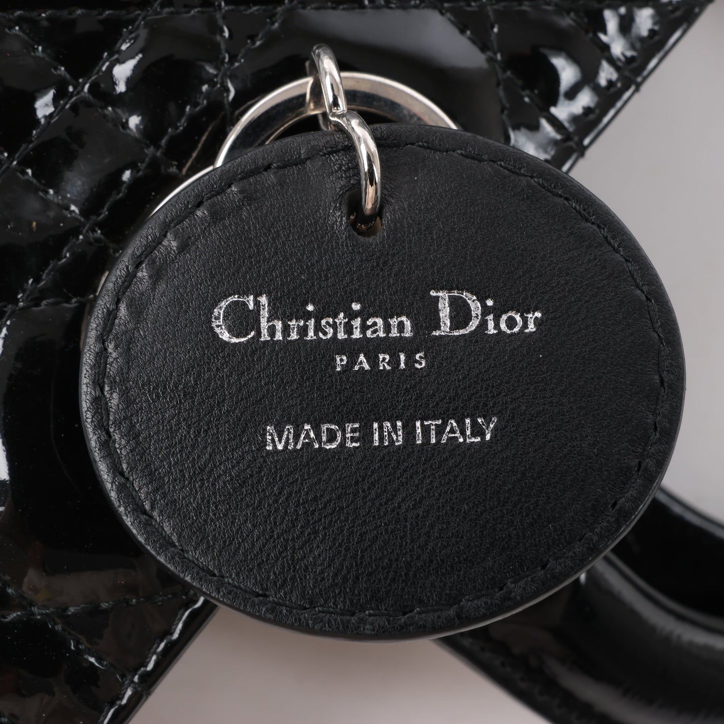 Christian Dior – Große Cannage-Handtasche aus Lackleder in Schwarz