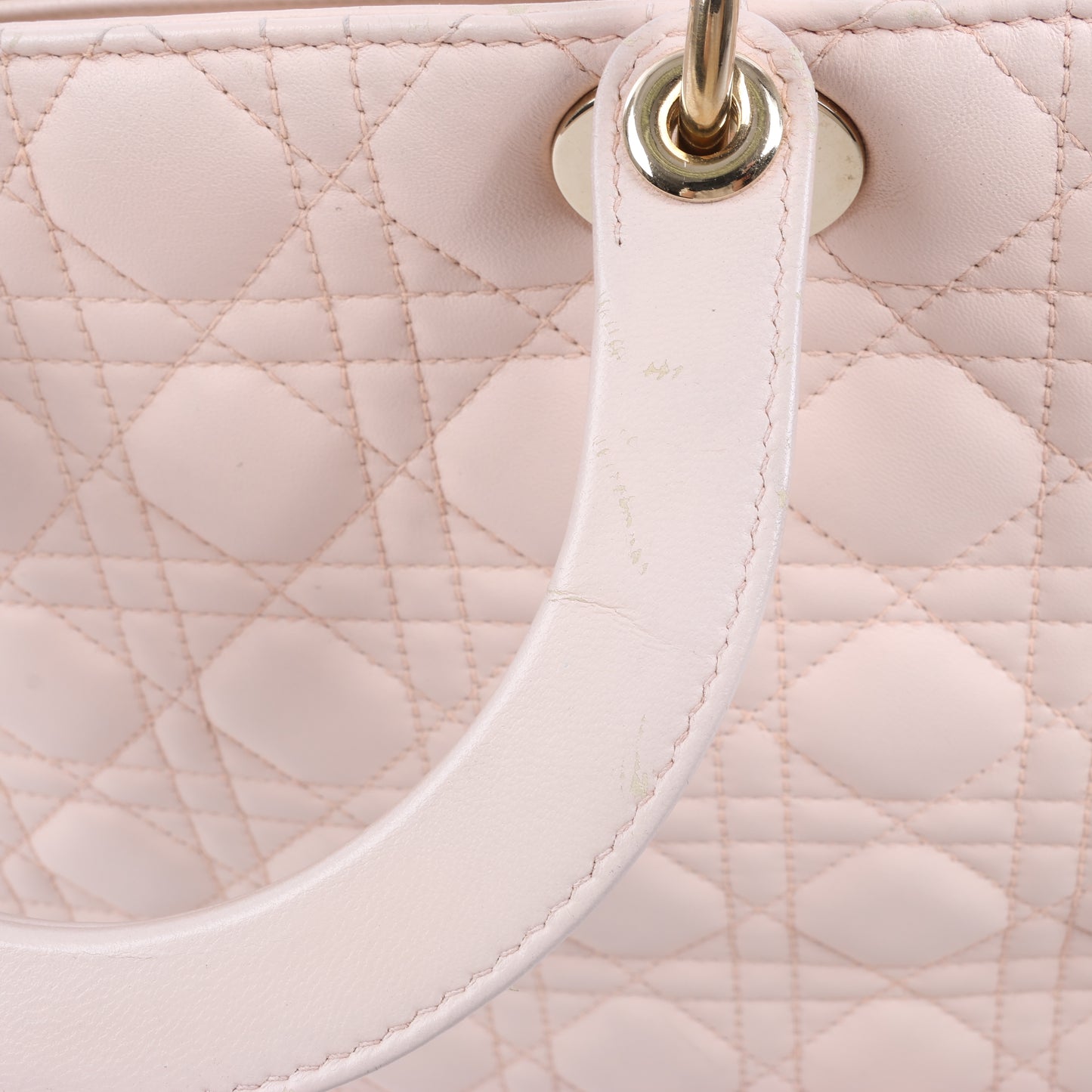 Christian Dior Lady Dior Cannage Große 2-Wege-Handtasche aus Leder in Hellrosa