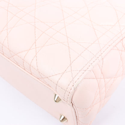 Christian Dior Lady Dior Cannage Große 2-Wege-Handtasche aus Leder in Hellrosa