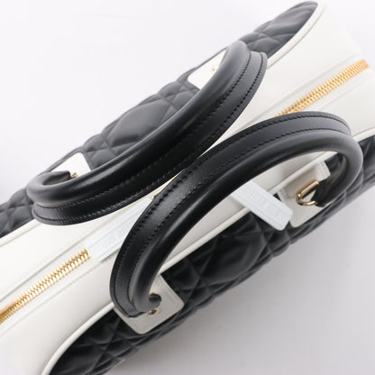 Christian Dior Große Dior Vibe Bowlingtasche mit Reißverschluss in Schwarz x Weiß