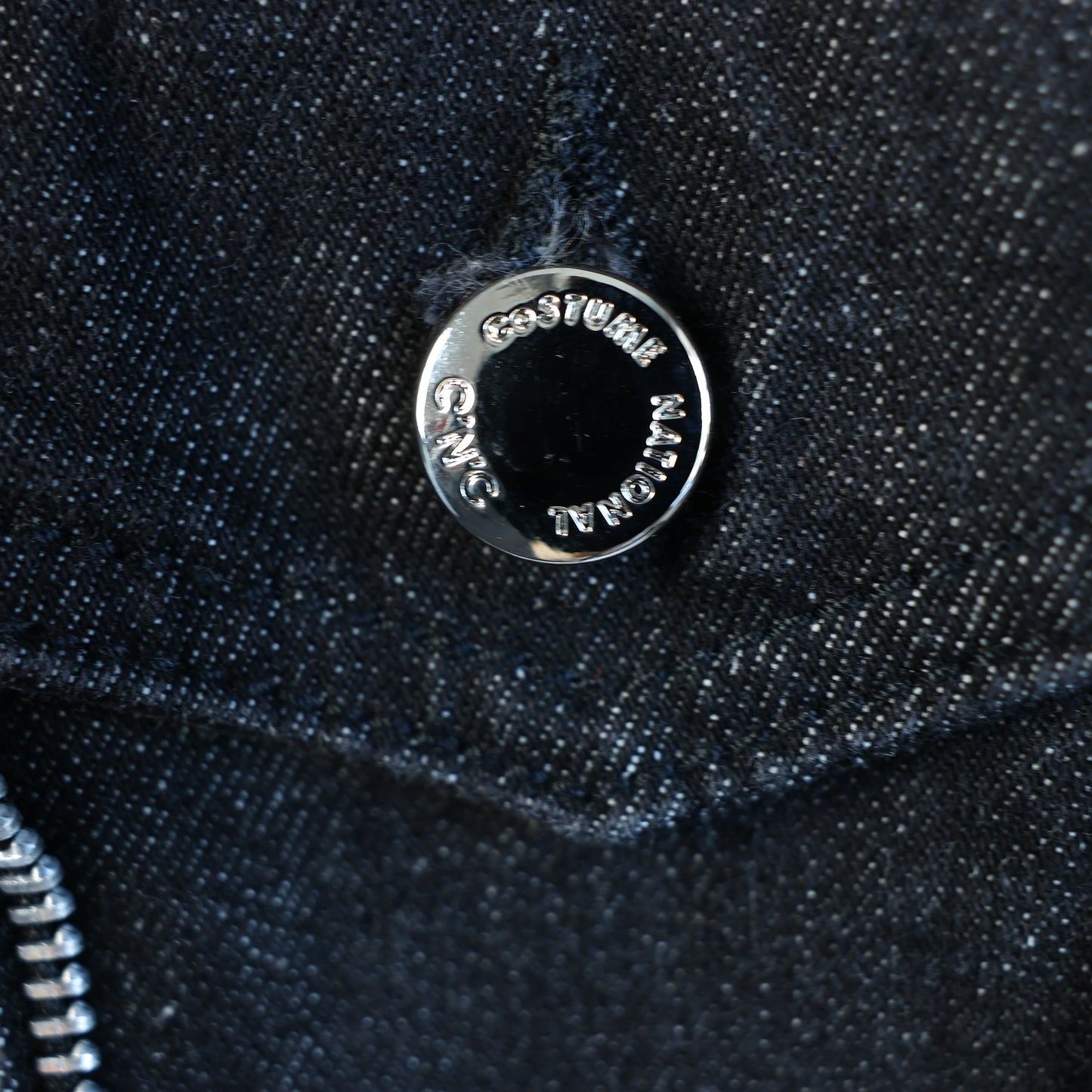 CoSTUME NATIONAL Dunkle Jeansjacke, 48 IT