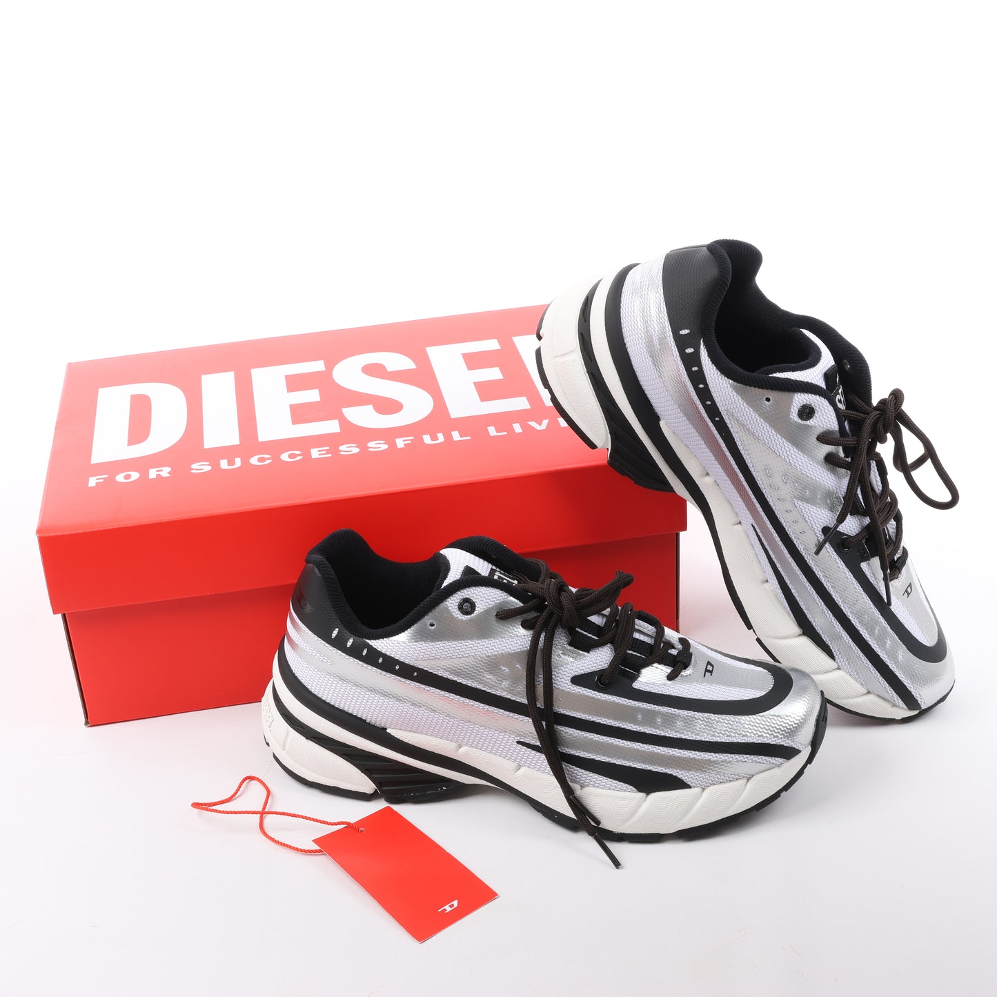Diesel D-Airspeed Low-Striped Sneakers aus beschichtetem Ripstop in Silber, Größe 43 EU