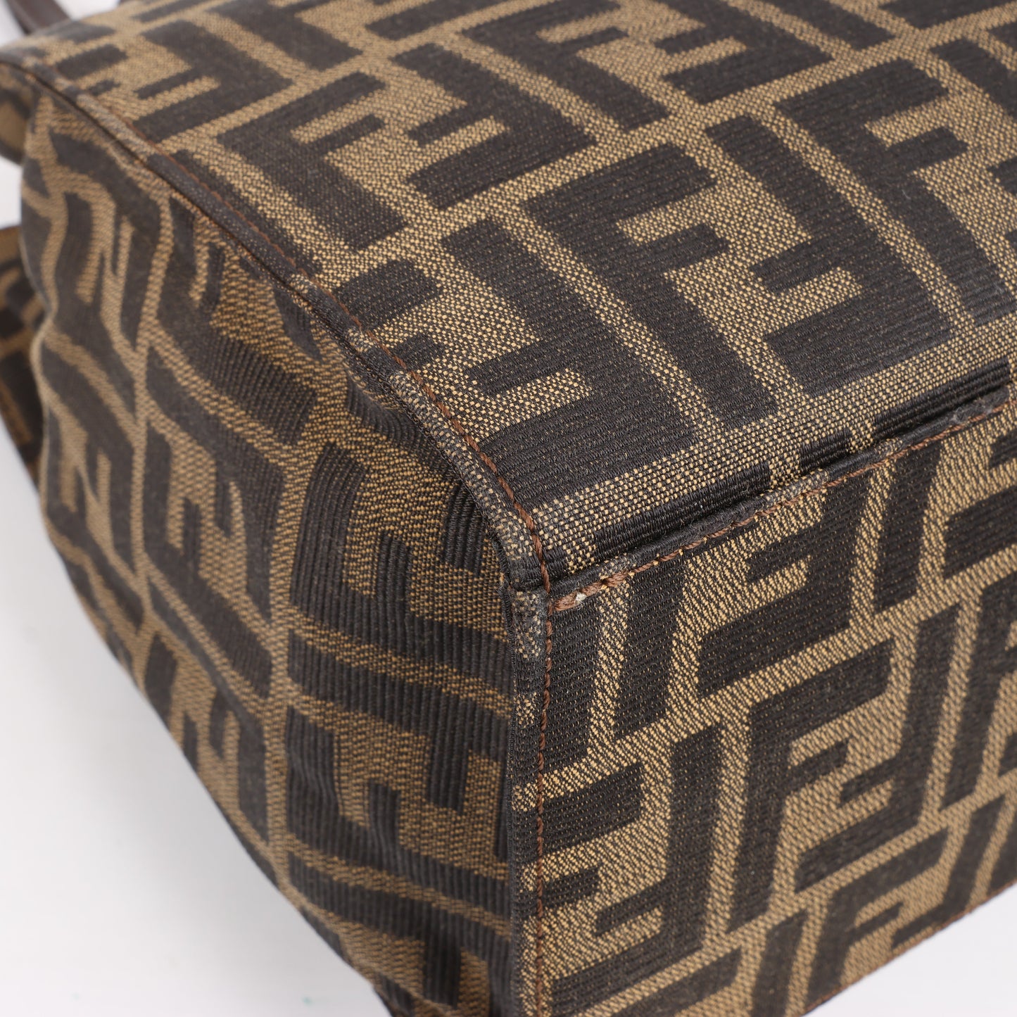 FENDI – Zucchino Mamma Bucket-Umhängetasche aus Canvas und Leder in Braun