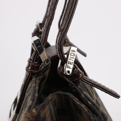 FENDI – Zucchino Mamma Bucket-Umhängetasche aus Canvas und Leder in Braun