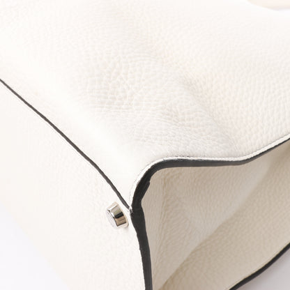 Fendi Peek-a-boo X-light Lederhandtasche in Weiß 7VA448