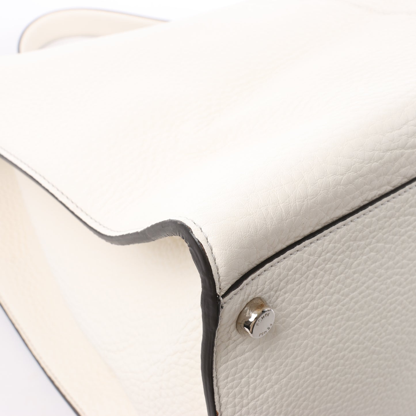 Fendi Peek-a-boo X-light Lederhandtasche in Weiß 7VA448