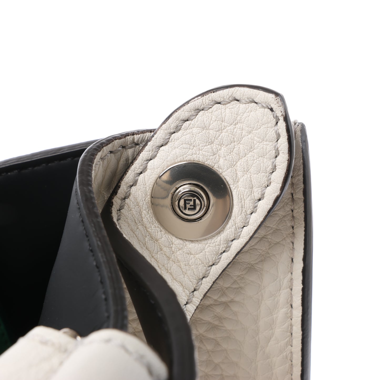 Fendi Peek-a-boo X-light Lederhandtasche in Weiß 7VA448