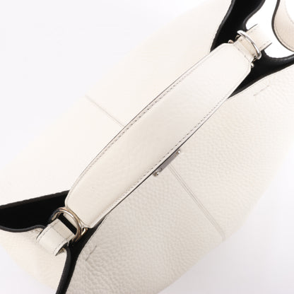 Fendi Peek-a-boo X-light Lederhandtasche in Weiß 7VA448