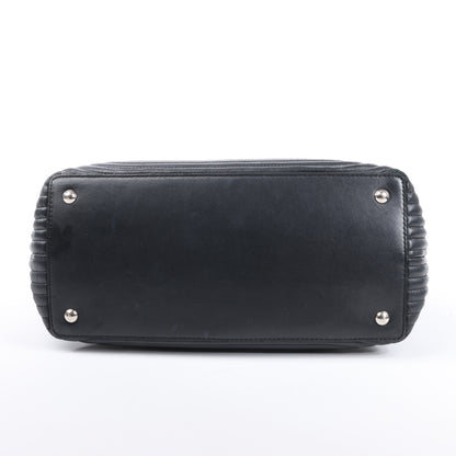 Fendi – Dotcom – Halb-Schultertasche aus schwarzem Leder mit Kettenriemen