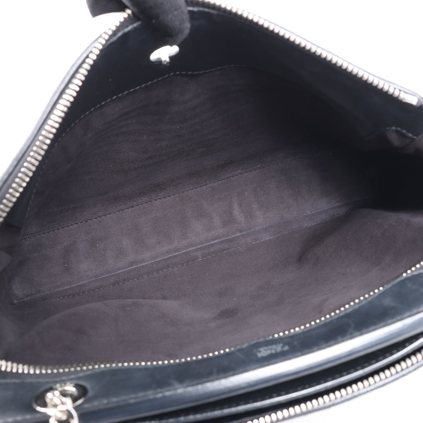 Fendi – Dotcom – Halb-Schultertasche aus schwarzem Leder mit Kettenriemen