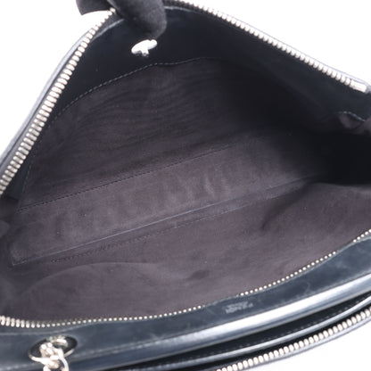 Fendi – Dotcom – Halb-Schultertasche aus schwarzem Leder mit Kettenriemen