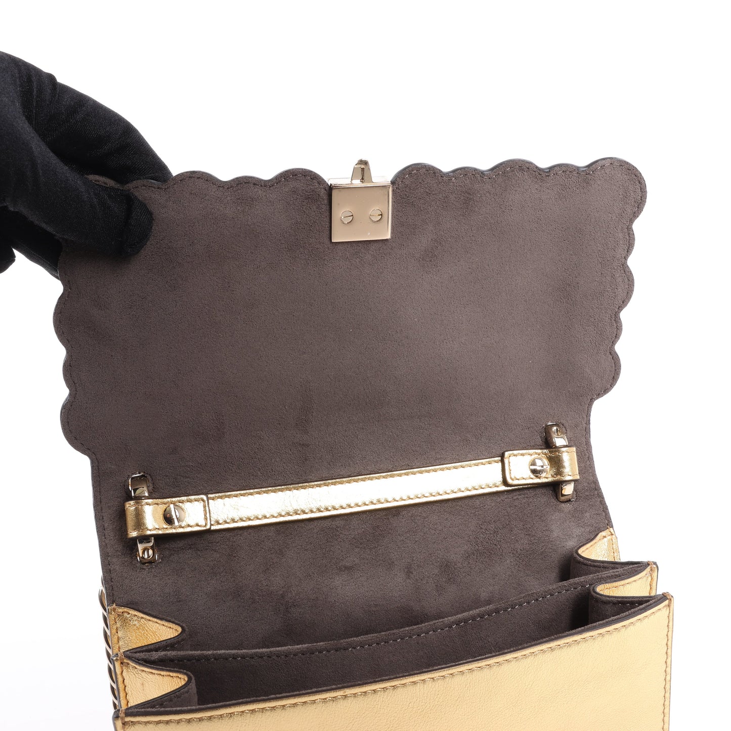 FENDI Mini Kan I Schultertasche aus Leder mit Kette in Gold, 8M0381