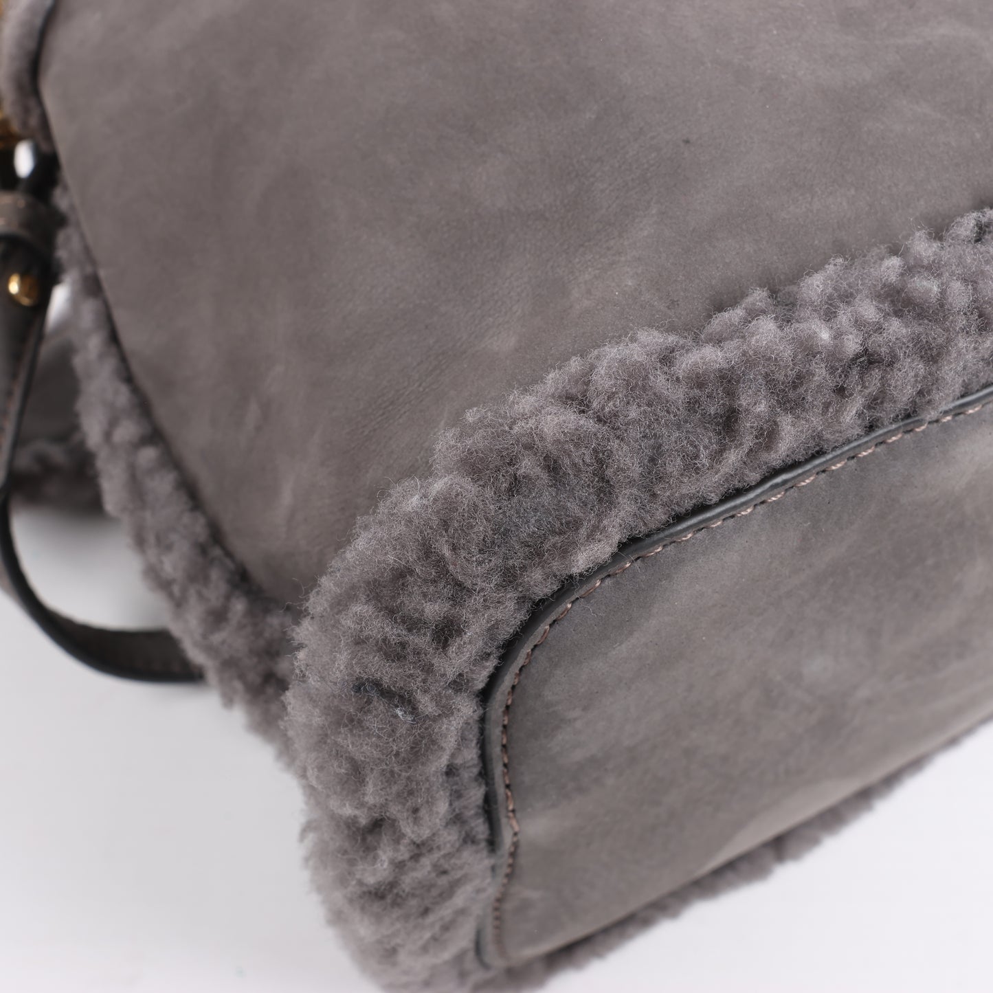 Fendi Mon Tresor Mini Mouton 2Way Umhängetasche in Grau 8BS010
