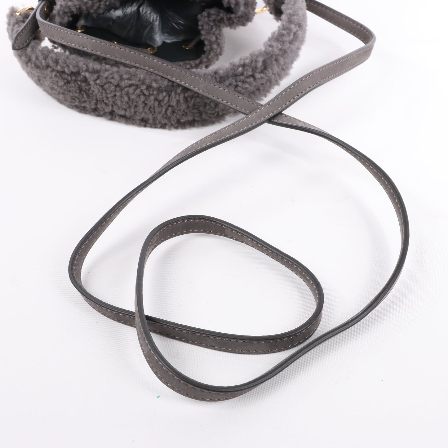 Fendi Mon Tresor Mini Mouton 2Way Umhängetasche in Grau 8BS010