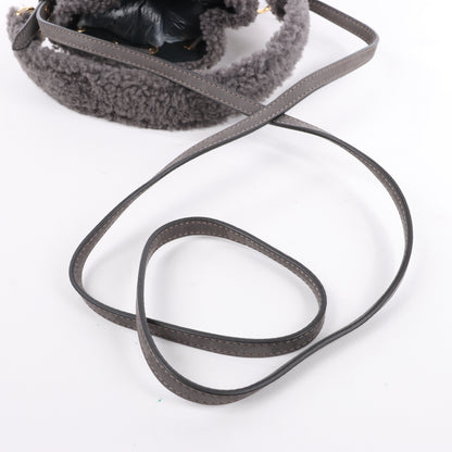 Fendi Mon Tresor Mini Mouton 2Way Umhängetasche in Grau 8BS010