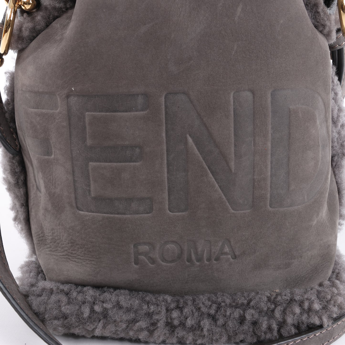 Fendi Mon Tresor Mini Mouton 2Way Umhängetasche in Grau 8BS010