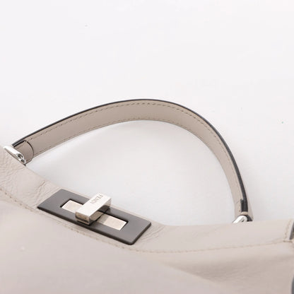 Fendi Peekaboo Regular 2-Wege-Handtasche aus Leder in Hellgreige 8BN290
