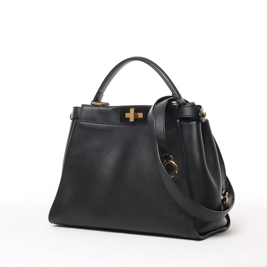 Fendi Peekaboo Regular 2-Wege-Handtasche aus Leder in Schwarz 8BN290