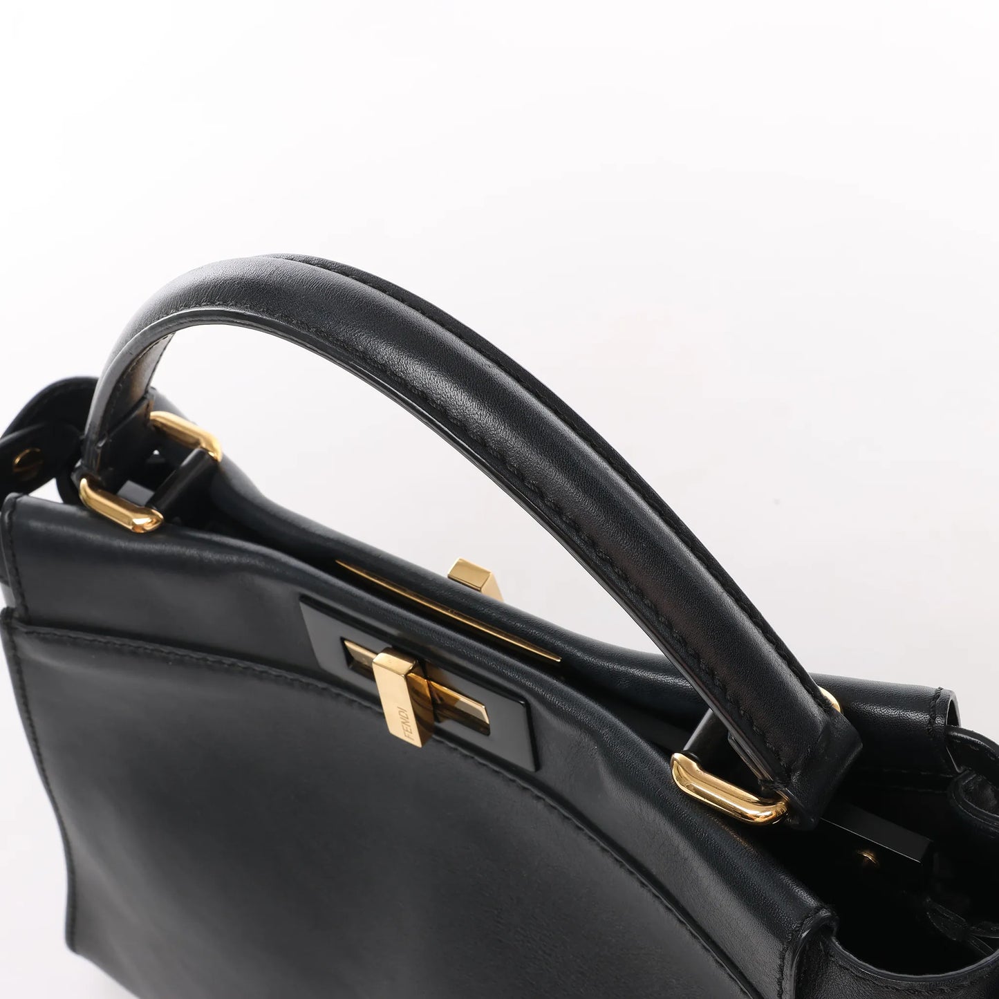 Fendi Peekaboo Regular 2-Wege-Handtasche aus Leder in Schwarz 8BN290