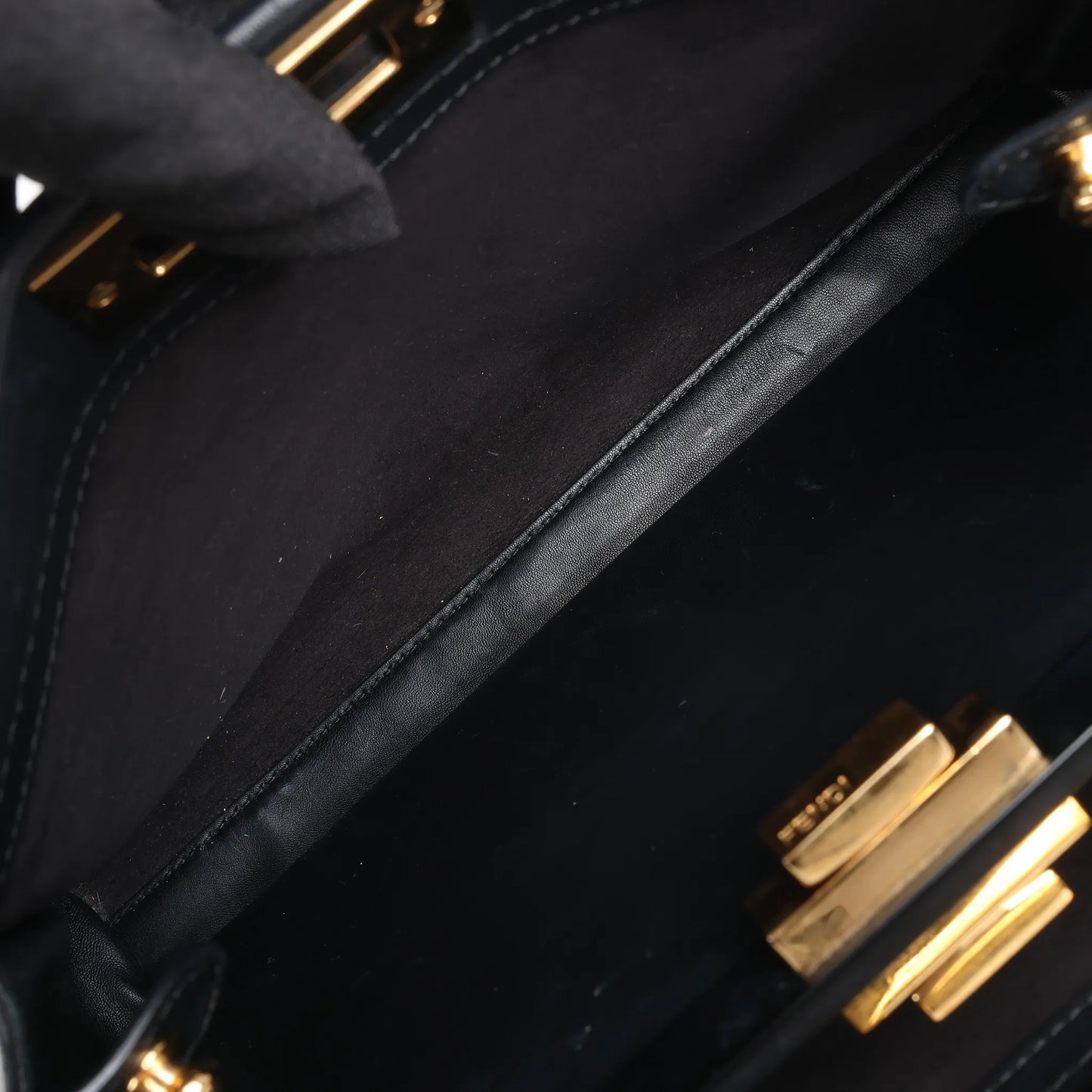 Fendi Peekaboo Regular 2-Wege-Handtasche aus Leder in Schwarz 8BN290
