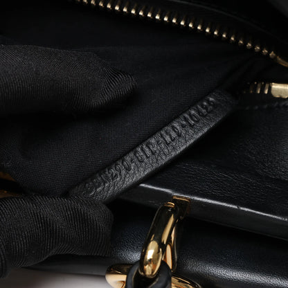 Fendi Peekaboo Regular 2-Wege-Handtasche aus Leder in Schwarz 8BN290