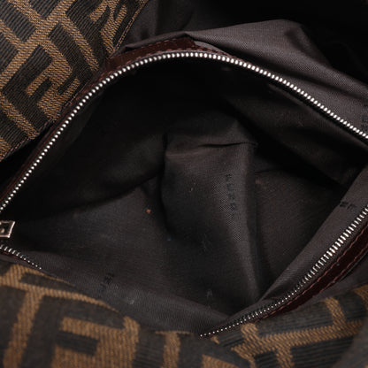 FENDI Baguette Zucchino Schultertasche aus Canvas und Leder in Braun 26796