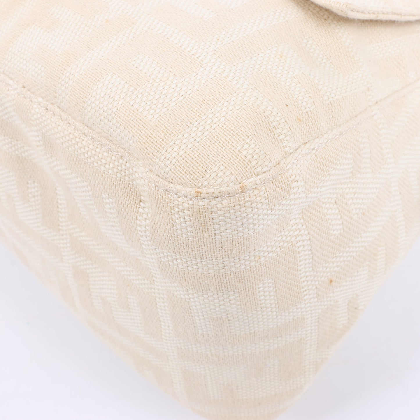 FENDI Mamma Baguette Zucchino Schultertasche aus Canvas und Leder in Beige 26325