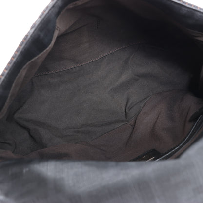 FENDI Zucchino Mamma Baguette Leder Umhängetasche in Schwarz 8BR001