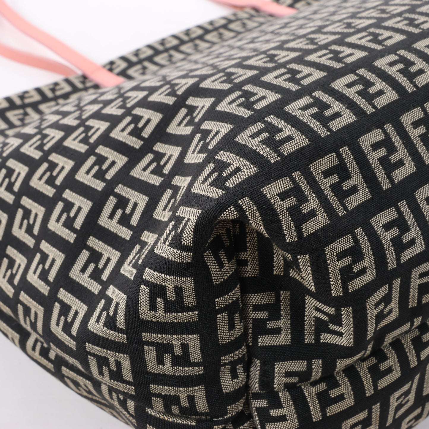 FENDI Zucchino Umhängetasche aus Canvas und Leder in Braun x Pink