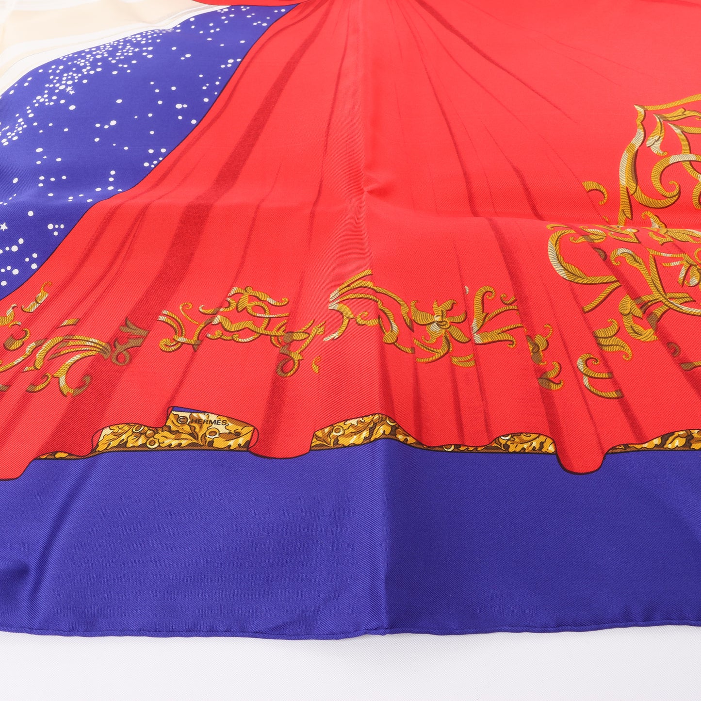 Hermès Carré 90 "Souvenirs de Paris" 100% Silk Scarf in Blue
