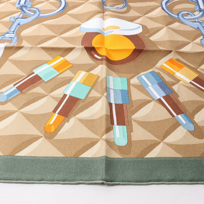 Hermès Carré 90 "BEAUTE COMPOSEE" Seidentaschentuch in Grün
