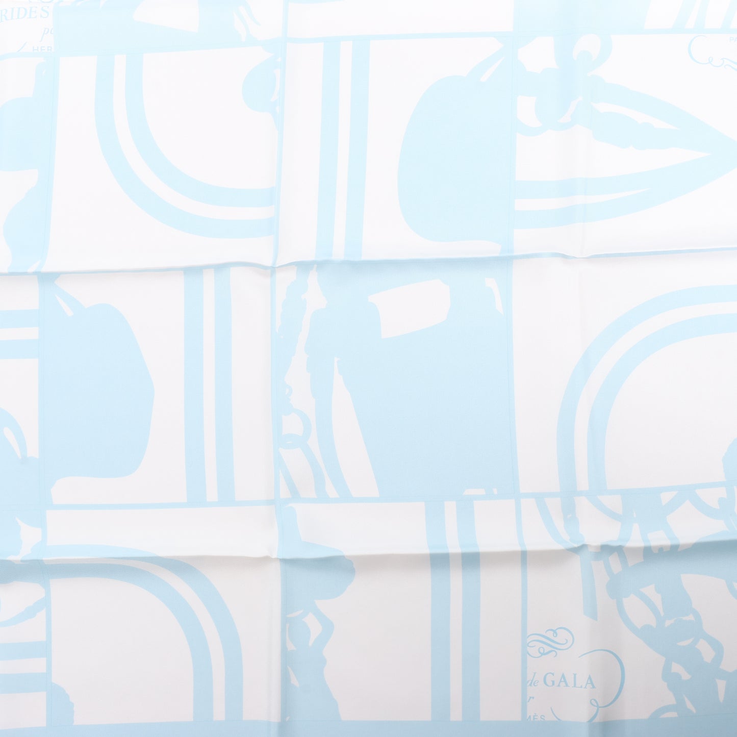 Hermès Carré 90 „EN DESORDRE“ Schal aus 100 % Seide in Blau