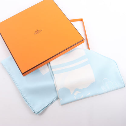 Hermès Carré 90 „EN DESORDRE“ Schal aus 100 % Seide in Blau