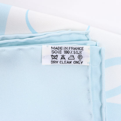 Hermès Carré 90 „EN DESORDRE“ Schal aus 100 % Seide in Blau