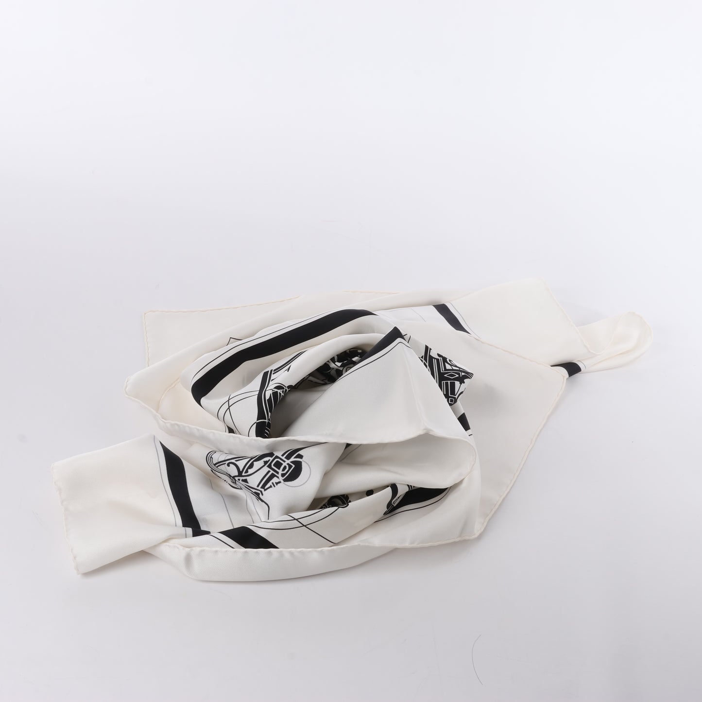 Hermès Carré 90 "Ex-Libris" 100% Silk Scarf in Forest Black x White