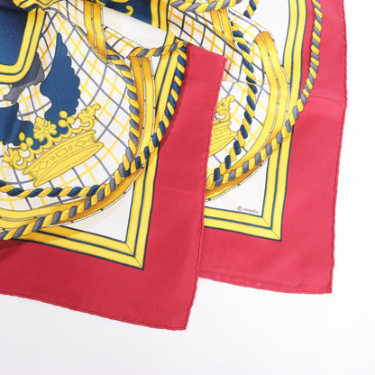 Hermès Carré 90 „GRANDE TENUE“ Seidentaschentuch in Burgund